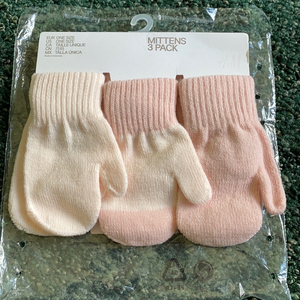 H&M mittens